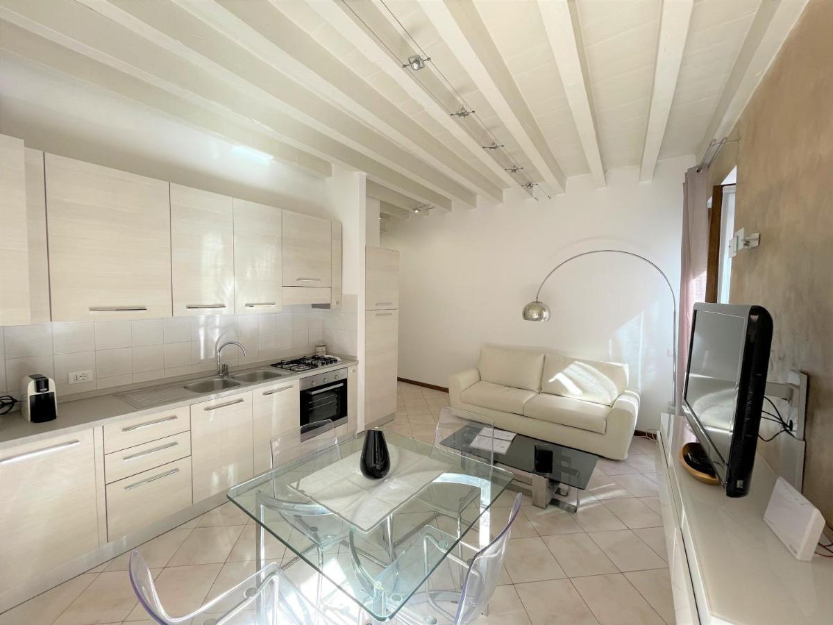 Desenzanoloft Le Petit Bijou - Restyling 2025 - Downtown Desenzano del Garda Eksteriør bilde