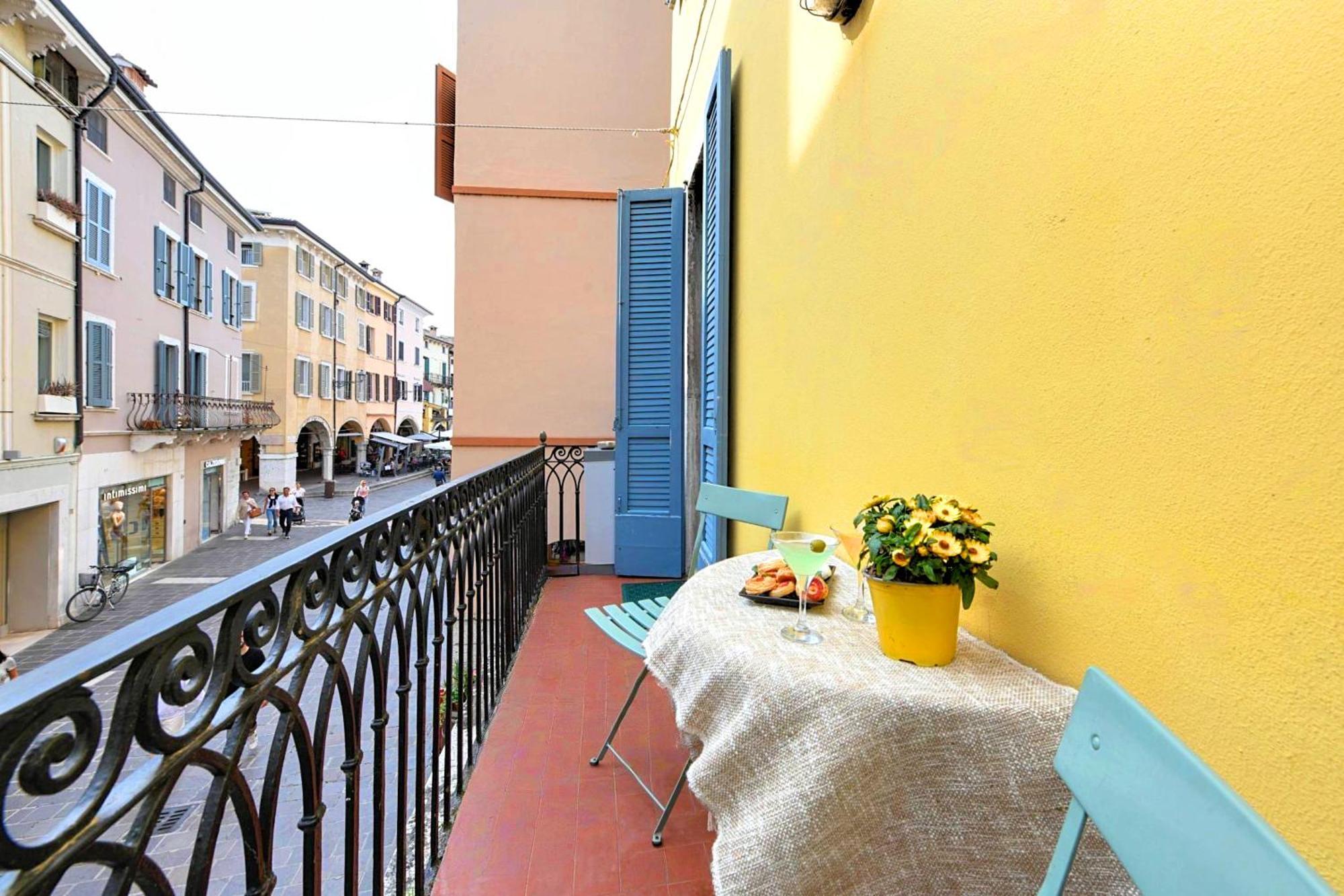 Desenzanoloft Le Petit Bijou - Restyling 2025 - Downtown Desenzano del Garda Eksteriør bilde